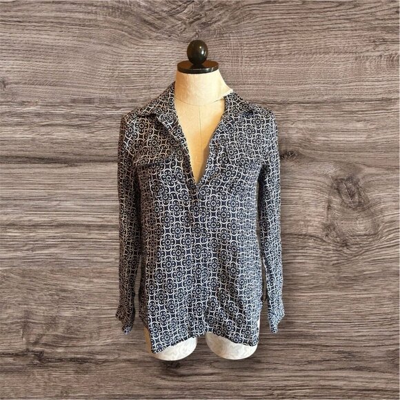 Charter Club Luxury Size S Scrolls Print 100% LINEN Button Down Blouse Blue - Picture 1 of 8